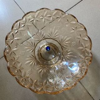 ĐĨA THUỶ TINH VÀNG 30CM CÓ CHÂN