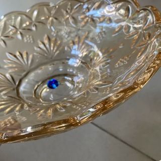 ĐĨA THUỶ TINH VÀNG 30CM CÓ CHÂN