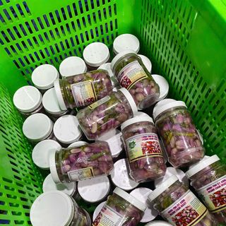 Hành Tím Ngâm Ớt Xiêm xanh hủ 500gr