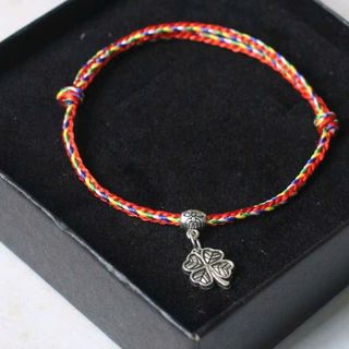 NS Đỏ 2.0 người lớn charm cỏ 4 lá dày không tua rua