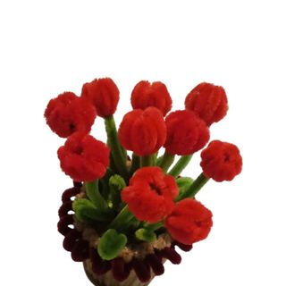 Hoa tulips bằng kẽm nhung đỏ