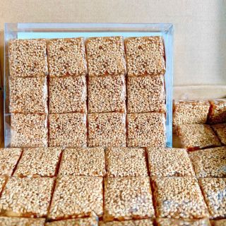 Kẹo Mè Xửng Vạn Hương 450g Thùng 20 Gói