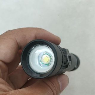 ĐÈN PIN SIÊU SÁNG POLICE XML-T8