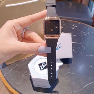 SALE NHANH ĐỒNG HỒ NỮ THỜI TRANG GUO VUÔNG CAO SU