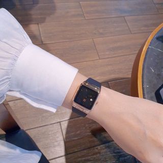 SALE NHANH ĐỒNG HỒ NỮ THỜI TRANG GUO VUÔNG CAO SU