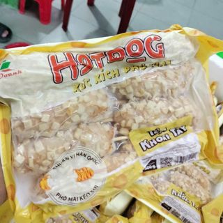Xúc xích hotdog phô mai tẩm khôai tây 500gr 8 cây (hiao hcm)