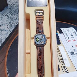 ĐỒNG HỒ NAM SIÊU CẤP SEVEN PRIDAY MÁY CƠ MẶT VUÔNG MŨI TÊN TẶNG DÂY FULLBOX