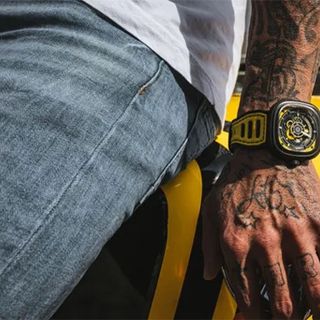 ĐỒNG HỒ NAM SIÊU CẤP SEVEN PRIDAY  MÁY CƠ MẶT VUÔNG VÀNG ĐEN TẶNG DÂY FULLBOX