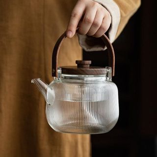 Ấm Trà - Ca Thuỷ Tinh Sọc Nắp Gỗ AT1021 (THÙNG 36C)