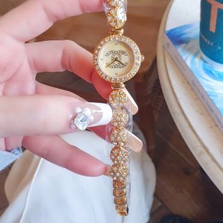 SALE BỎ MẪU HÀNG XI ĐỒNG HỒ NỮ THỜI TRANG CHANEU DÂY MẶT HOA