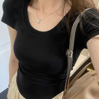 Áo thun nữ baby basic trơn ôm body hàng cao cấp chất thun tăm cotton phong cách trẻ trung năng động hot hit TTHAO STORE