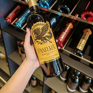 Nguồn sỉ rượu vang gói quà năm 2026 thiết kế nhãn hình con ngựa giá sỉ