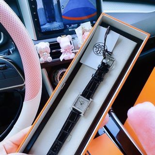 ĐỒNG HỒ NỮ CAO CẤP HERME MẶT FULL ĐÁ NIỀNG THÉP BẠC DÂY DA NHIỀU MÀU