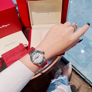 SALE NHANH MÁY THỤY ĐỒNG HỒ NỮ CAO CẤP SALVATHORE SILICONE ĐỎ