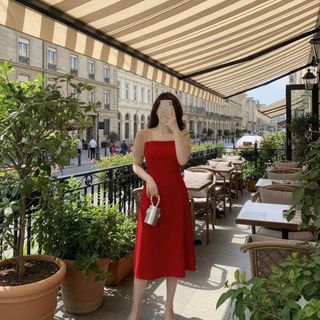 Đầm xoè cổ vuông tay nơ thiết kế sang trọng