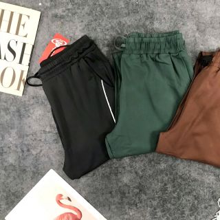 Quần jogger viền nữ chất thun poly