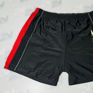 Quần Bơi nam ,có túi nhỏ đựng chìa khóa , ngang đùi màu Đen Phối Xanh Đỏ ( giao ngẫu nhiên)
