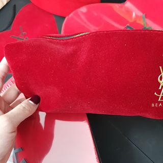 SALE SET QUÀ NHÀ GIÁO VN ĐỒNG HỒ SIÊU CẤP YXL HỘP TRÁI TIM KÈM BỘ MỸ PHẨM
