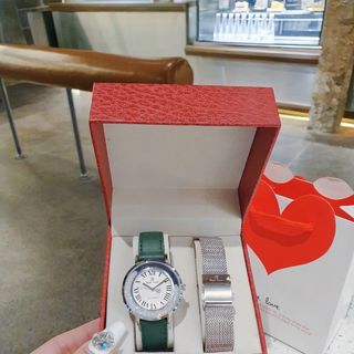 XẢ RẺ SET ĐỒNG HỒ CAO CẤP RODAL CROW DÂY DA TẶNG KÈM DÂY LƯỚI HÃNG