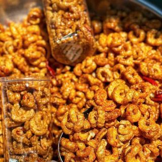 Tóp mỡ chiên giòn rim tỏi ớt