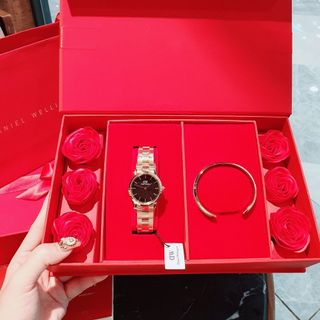 SET DANIEL LỄ HỘI HỘP HOA HỒNG ĐỎ ICONIC VÀ CUFF