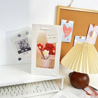 BÓ HOA LEN PHỐI HOA SÁP KÈM TÚI KÍNH VÀ THIỆP