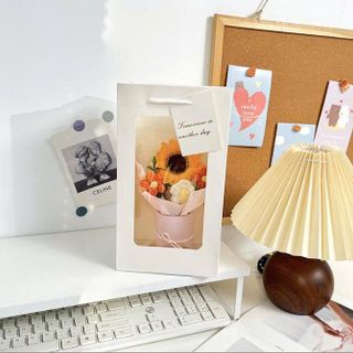 BÓ HOA LEN PHỐI HOA SÁP KÈM TÚI KÍNH VÀ THIỆP