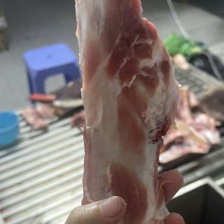 Xương bắp heo xương ống heo - túi 1kg hút chân không (giao hcm)