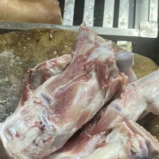 Xương bắp heo xương ống heo - túi 1kg hút chân không (giao hcm)