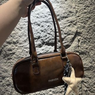 TÚI XÁCH NỮ DÁNG THUYỀN DA PU BÓNG TẶNG MÓC KHÓA NGÔI SAO W780 - WINNIE HOUSE