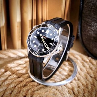 OMEG 𝐒𝐞𝐚𝐦𝐚𝐬𝐭𝐞𝐫