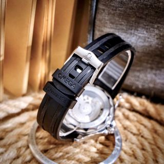 OMEG 𝐒𝐞𝐚𝐦𝐚𝐬𝐭𝐞𝐫