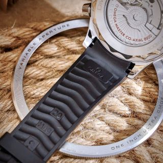 OMEG 𝐒𝐞𝐚𝐦𝐚𝐬𝐭𝐞𝐫