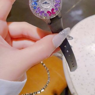 ĐỒNG HỒ NỮ SIÊU CẤP GRAF MẶT FULL HỘT XOÀN BƯỚM NHÂN TẠO  DÂY DA ĐEN