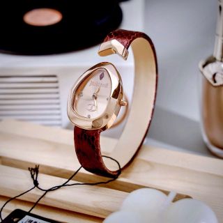 JUSCAVALLI 𝐄𝐦𝐛𝐞𝐥𝐥𝐢𝐬𝐡𝐞𝐝 𝐃𝐢𝐚𝐥𝐋𝐞𝐚𝐭𝐡𝐞𝐫