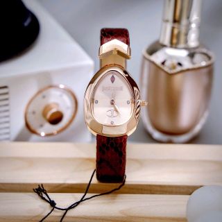 JUSCAVALLI 𝐄𝐦𝐛𝐞𝐥𝐥𝐢𝐬𝐡𝐞𝐝 𝐃𝐢𝐚𝐥𝐋𝐞𝐚𝐭𝐡𝐞𝐫