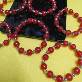 Chuỗi đeo tay phong thủy y hình màu đỏ mix kim loại