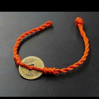 Vòng đeo tay đồng xu đeo tay đẹp