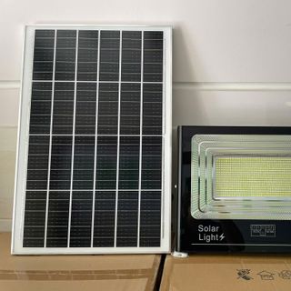 Đèn pha năng lượng mặt trời 500W
