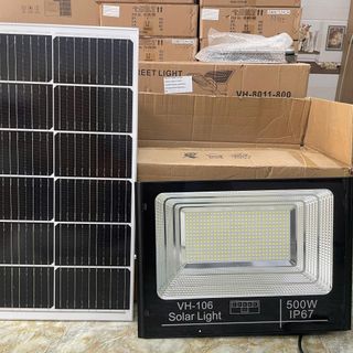 Đèn pha năng lượng mặt trời 300W
