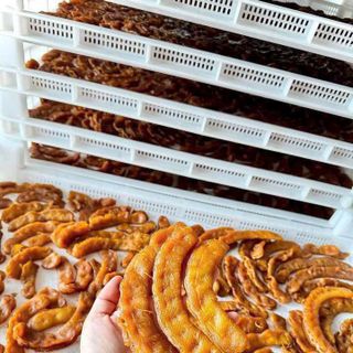 MỨT ME THÁI TÁCH HẠT SẤY MUỐI ỚT DẺO NGON, CHUA NGỌT CAY HẤP DẪN 500G - WINNIE HOUSE