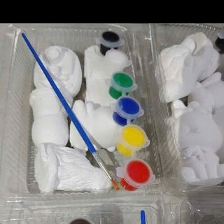 Tượng hộp 5 con và màu cọ chỉ 14k nha