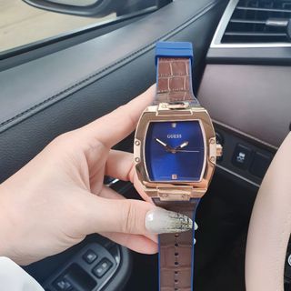 ĐỒNG HỒ NAM CAO CẤP GUECC DÂY CAO SU BỌC DA NÂU MẶT TRƠN NIỀNG THÉP FULLBOX