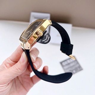 ĐỒNG HỒ NAM CAO CẤP GUECC DÂY CAO SU BỌC DA ĐEN MẶT TRƠN NIỀNG THÉP FULLBOX
