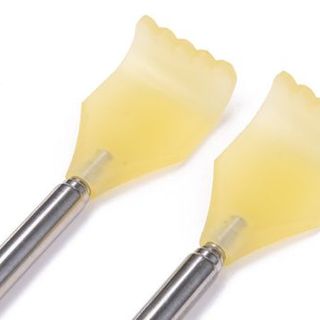 Dụng cụ cào lưng bằng thép không gỉ có thể thu vào bốn đoạn để mát xa cho người già A1057