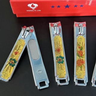 Kềm cắt móng tay hình hoa vàng cỡ lớn, đầu dẹt, bề mặt màu vàng A1342