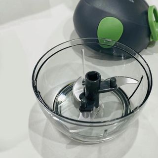 Dụng Cụ Cay Tỏi Ớt Xay Rau Củ Ăn Dặm Kéo Tay Hình Con Heo Mini A0641