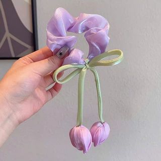 Scrunchie hoa tulip rủ siêu xinh với thiết kế độc