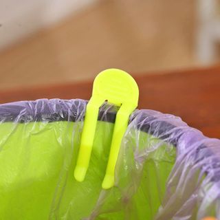 Cái Kẹp thùng rác cố định chống tuột nhiều màu kẹp túi đựng rác kẹp bên thùng rác A1143