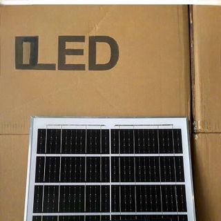 Đèn pha LED năng lượng mặt trời 100W
